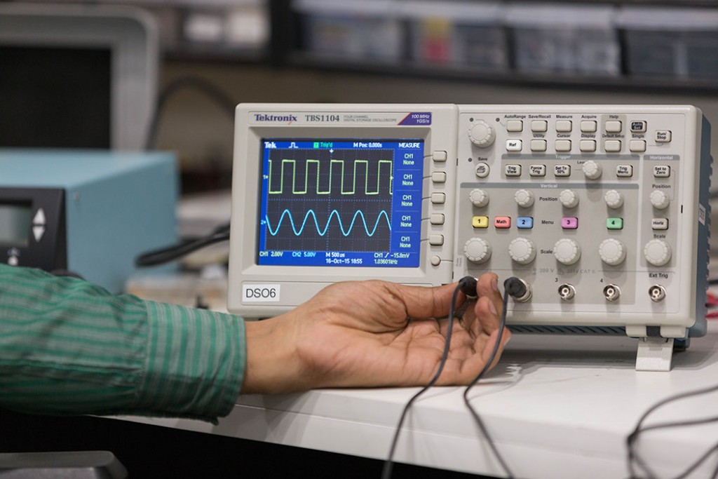 1._20Tektronix_20TBS1104_20Digital_20Storage_20Osc