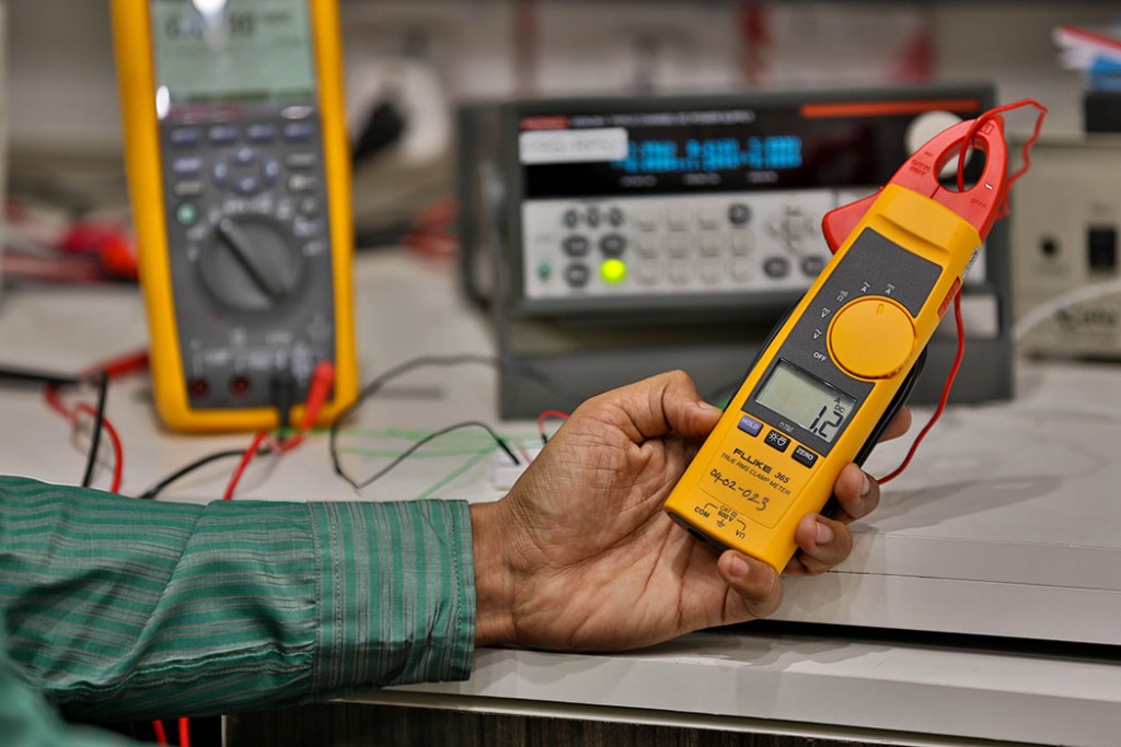 FLUKE_20376_20CLAMP_20METER-min