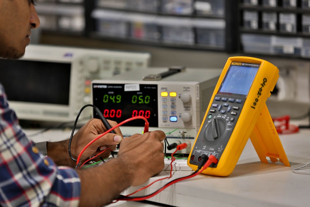 Fluke_20287_20True_20RMS_20Digital_20Multimeter_-min