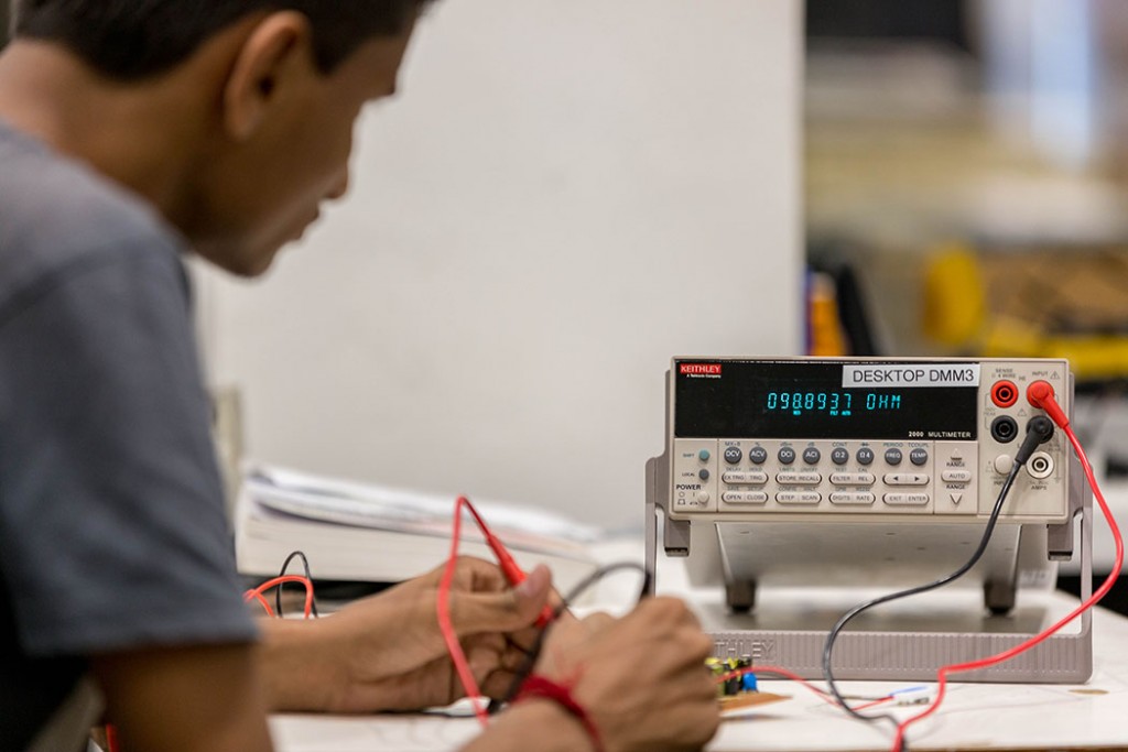 keithley_202000_20digital_20multimeter_-min